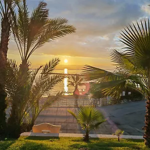 Con Giardino A Pochi Minuti Dal Mare - #essenzedimaresanremo , San Remo Italie